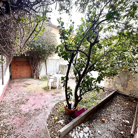 Διαμέρισμα 106 - T2 Avec Jardin Dans Une Ancienne *